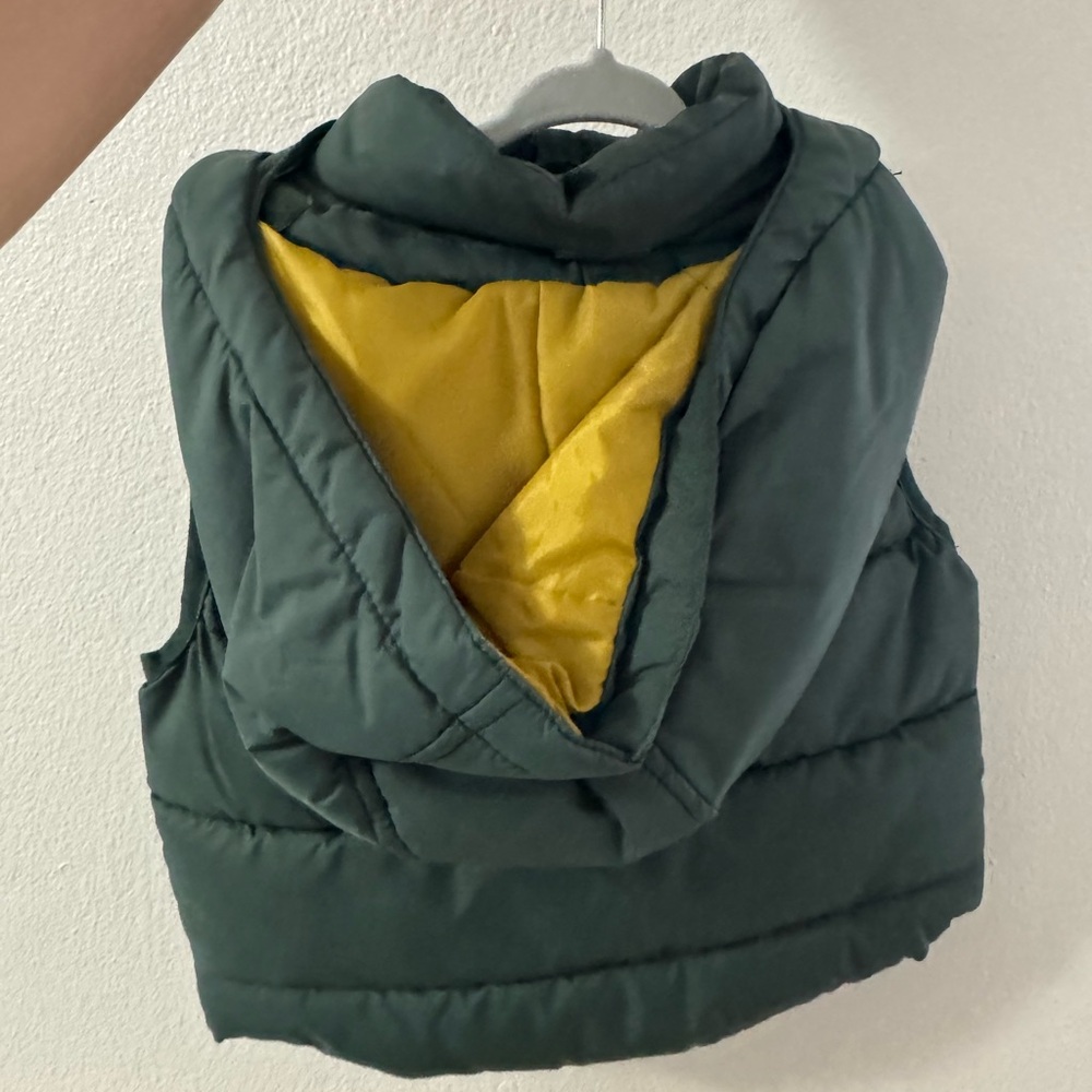 H&M Kids Green Puffer Vest - Picture 2 of 4